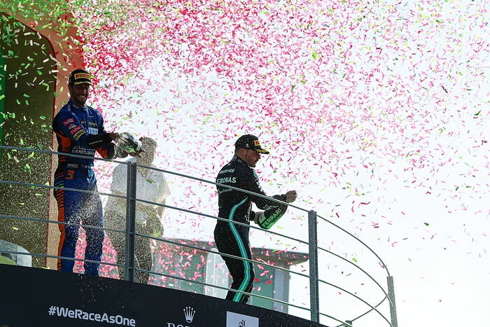 Domingo en Italia – Mercedes logra impresionante podio desde el fondo con Bottas y pierde a Lewis en incidente nuevamente con Verstappen