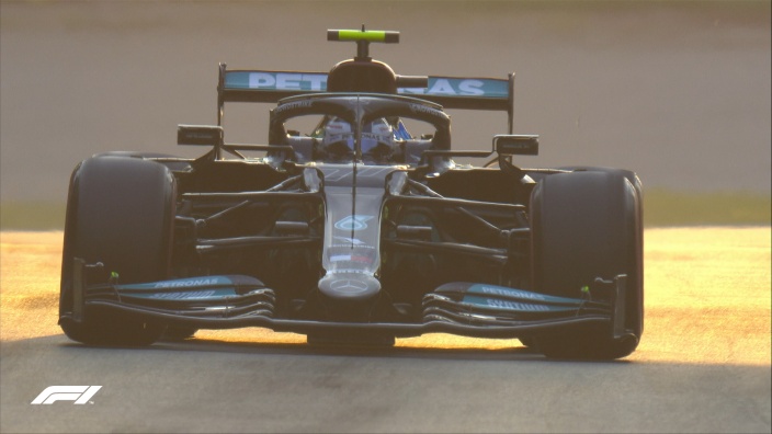 Valtteri Bottas se lleva la pole para la carrera sprint