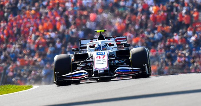 Domingo en Holanda - Haas cierra la puerta de Zandvoort tres vueltas detrás del líder