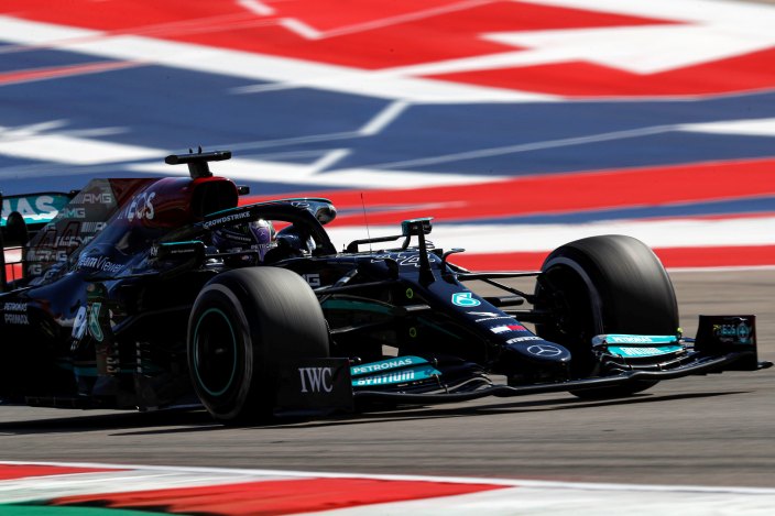Domingo en Estados Unidos - Mercedes: Hamilton pierde la victoria ante un imponente Verstappen y Bottas solo es 6°