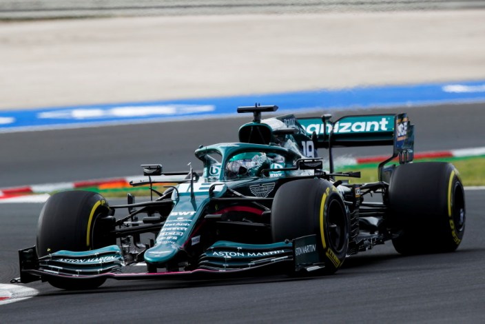 "Hoy se trató de descubrir un circuito en el que recientemente se ha trabajado para mejorar el agarre en comparación con el año pasado, sin mencionar las difíciles condiciones del viento para todos. "De nuestro lado, hay aspectos positivos que tomar a partir de hoy, pero sabemos que tenemos que encontrar más ritmo en el coche durante el resto del fin de semana. Estoy seguro de que podemos hacerlo y estamos apuntando a mejoras en el equilibrio del coche". también. "Lo principal es que sabemos lo que tenemos que hacer. Nos iremos esta noche y trabajaremos duro para seguir adelante".