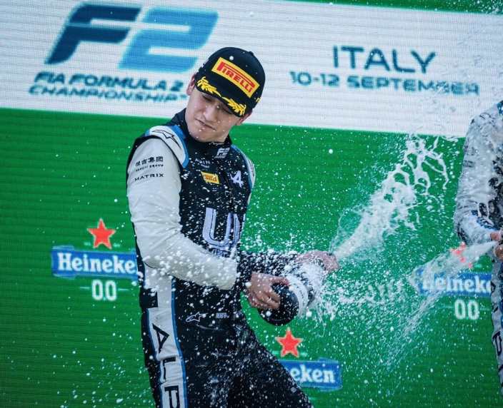 OFICIAL: Guanyu Zhou ficha por Alfa Romeo para la temporada 2022