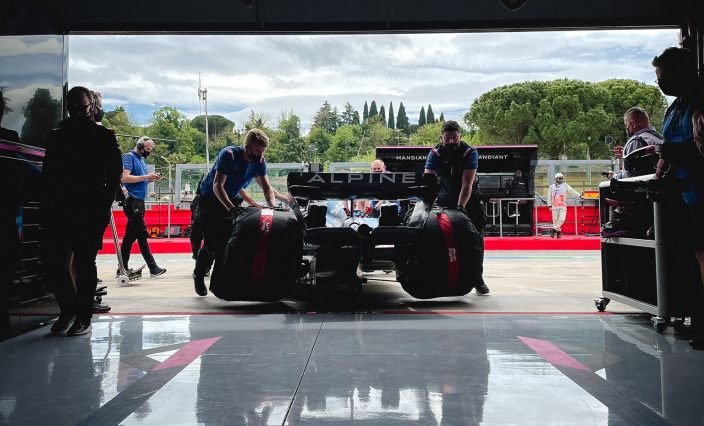 Sábado en Emilia Romaña - Alpine y Alonso se desinflan en el Sprint