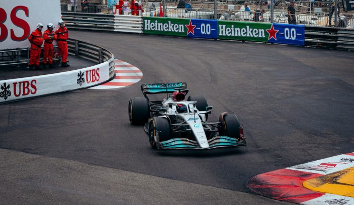 Domingo en Mónaco - Mercedes no logra pescar en río revuelto