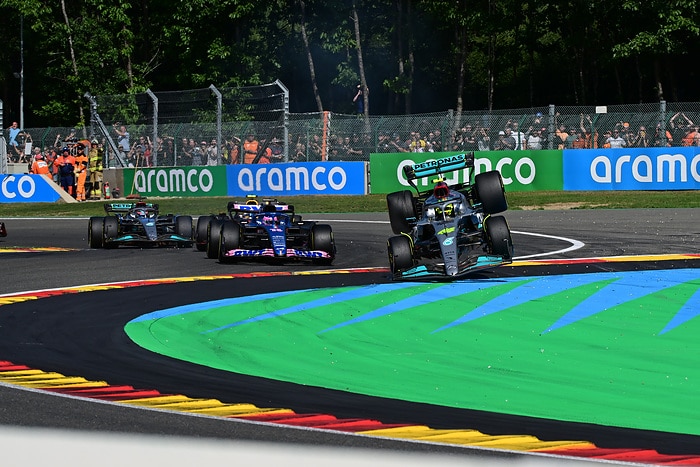 Domingo en Bélgica - Mercedes: Russell pelea un podio; Hamilton falla