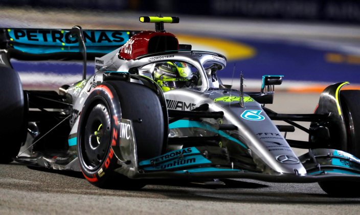 Sábado en Singapur - Mercedes, una de cal y otra de arena