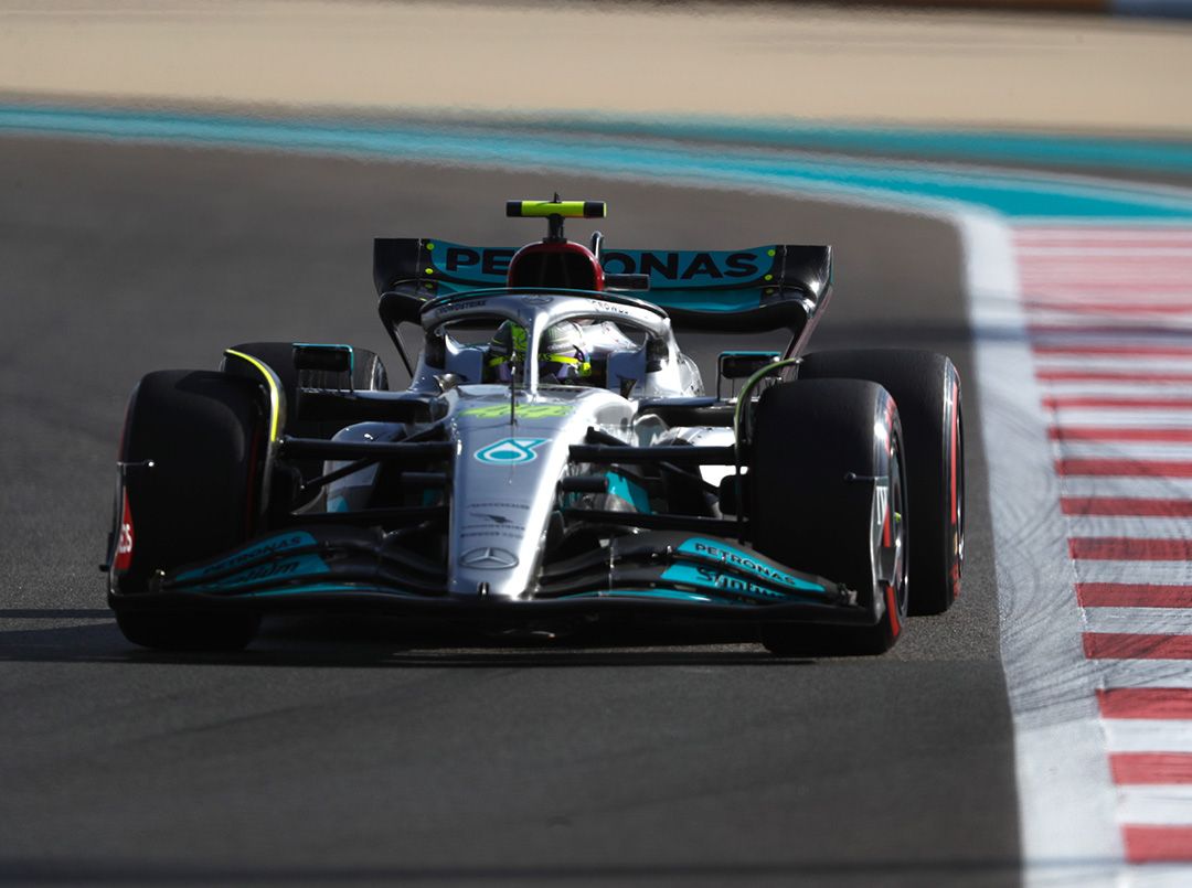 Viernes en Abu Dabi - Mercedes no se rinde