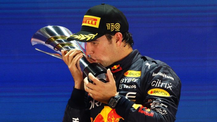 Helmut Marko, polémico de nuevo: "No veo a Pérez capaz de desafiar a Max un año entero"