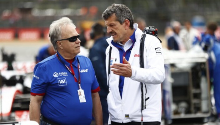 Steiner argumenta su decisión: "Mick no puede aportar la gran experiencia de Hülkenberg"