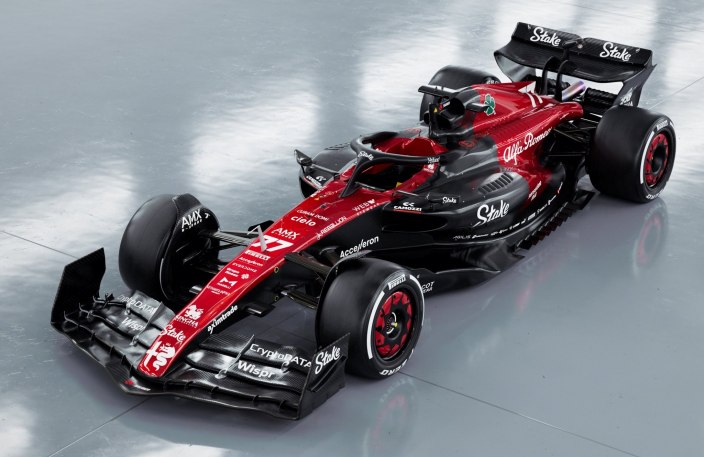 Alfa Romeo cambia el blanco por la fibra de carbono