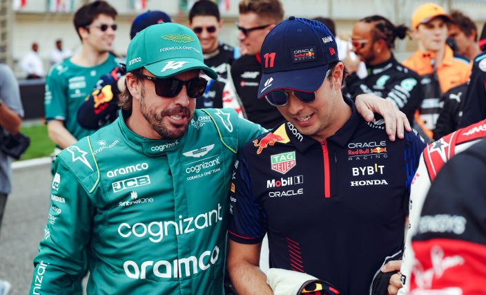 El jefe de Red Bull piensa que es “halagador” ver la similitud del Aston Martin a su coche