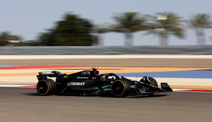 Viernes en Baréin - Mercedes sigue un paso por detrás de Red Bull