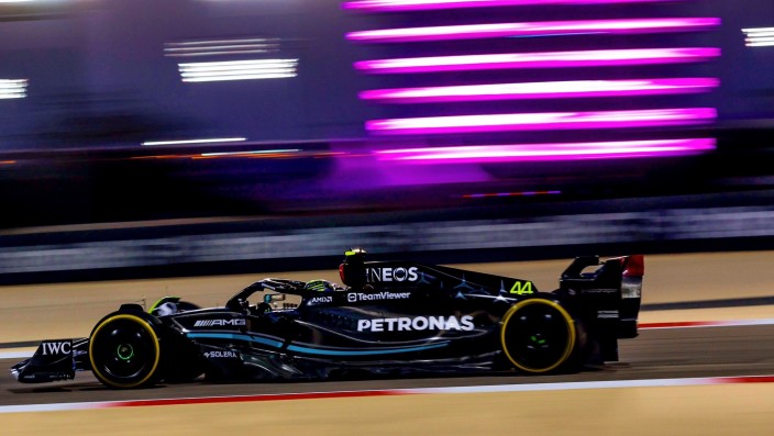 Wolff, impresionado con el salto de rendimiento de Aston Martin