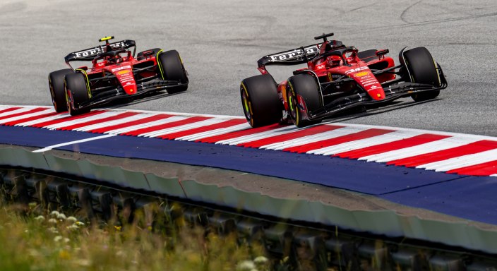 Ferrari no cesa en su lucha con Mercedes y Aston Martin