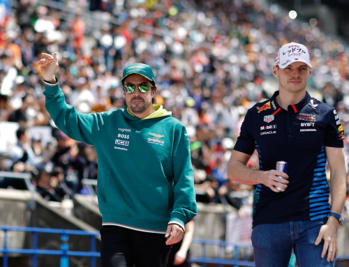 El piloto español Fernando Alonso renueva con Aston Martin