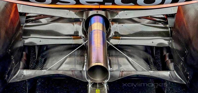 Así es el escape del McLaren MCL39 en Baréin